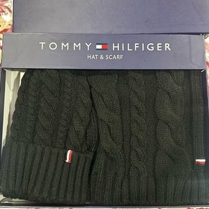 Tommy Hilfiger hat and scarf set